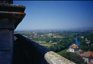 Vista dalla cattedrale di Beziers con l'Orb che arriva in cittą