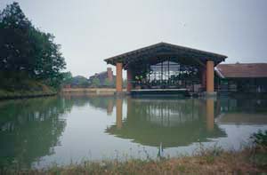 La struttura con ristorante a Port Lauragais