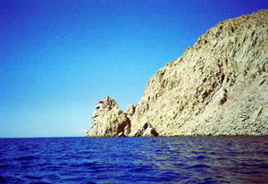 La roccia antropomorfa a sud dell'isola